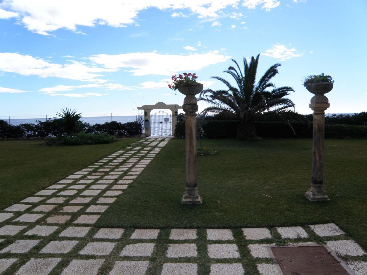Apartamento En La Playa Apartment Mijas Costa Bagian luar foto